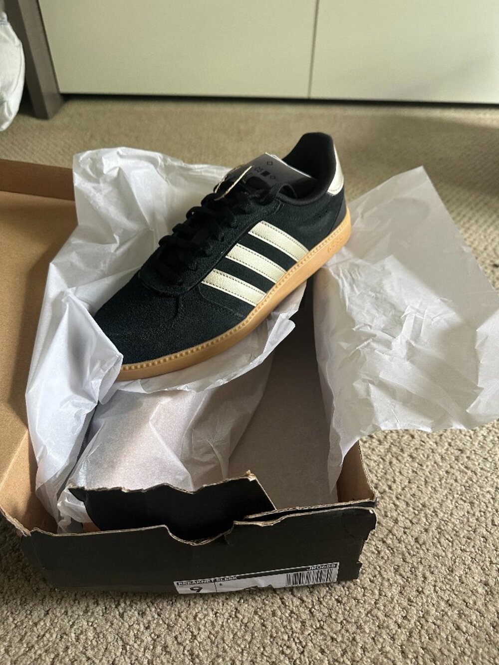 Adidas Breaknet Sleek Black Gum Sole Gold Stripes Women’s 9 NIB - Picture 2 of 8